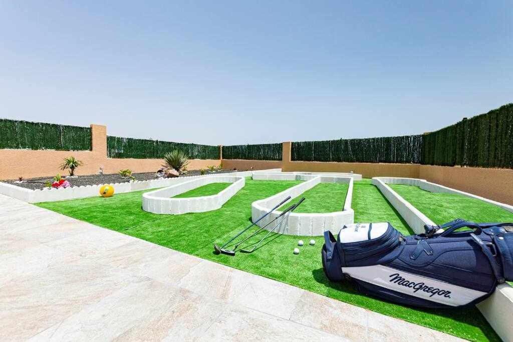 Villa Mini Golf กาเลตาเดฟุสเต ภายนอก รูปภาพ
