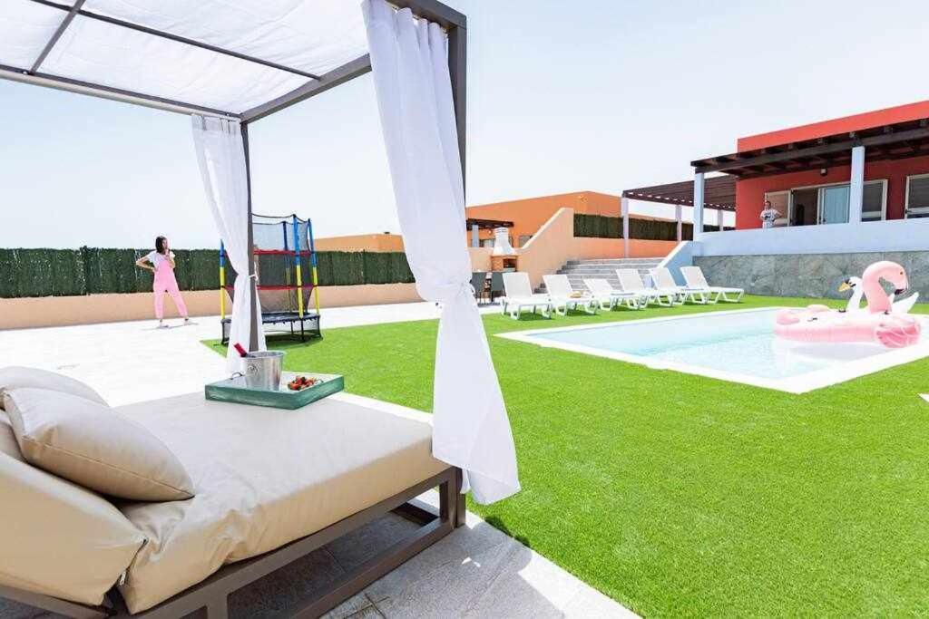 Villa Mini Golf กาเลตาเดฟุสเต ภายนอก รูปภาพ